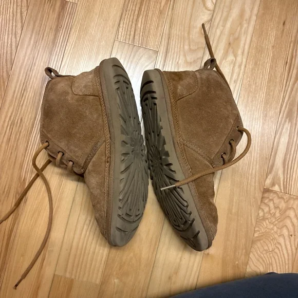 UGG Women’s Brown Chukka Boots - Picture 3 of 4